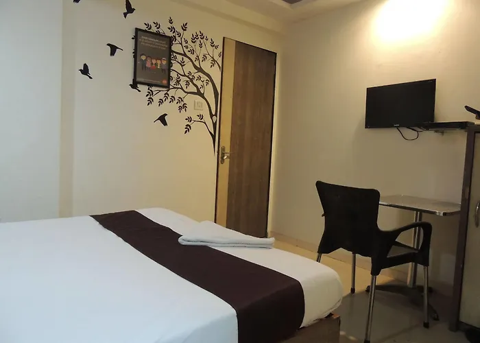 Fabhotel Galaxy Suite Mumbai
